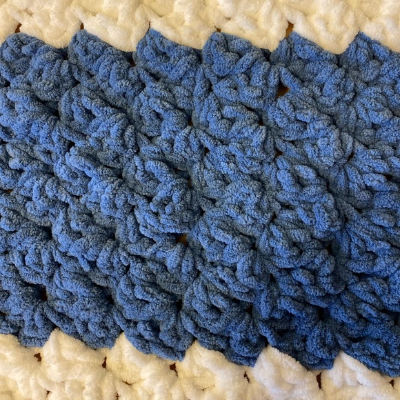 Handmade baby blanket. - Picture 4 of 4